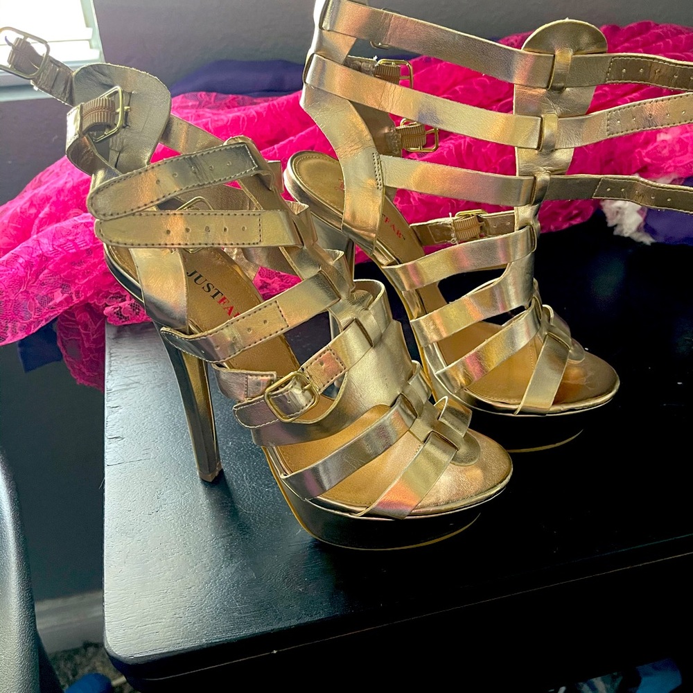 Gold Pumps Size 8 Brand New